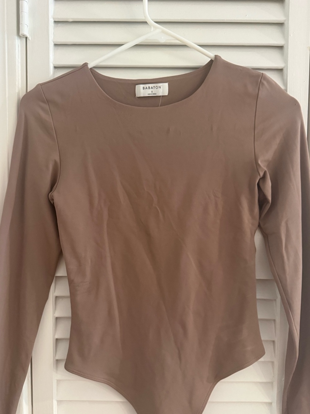 Aritzia Babaton Contour Crew Bodysuit Long Sleeve | S | Taupe/Brown/Tan
